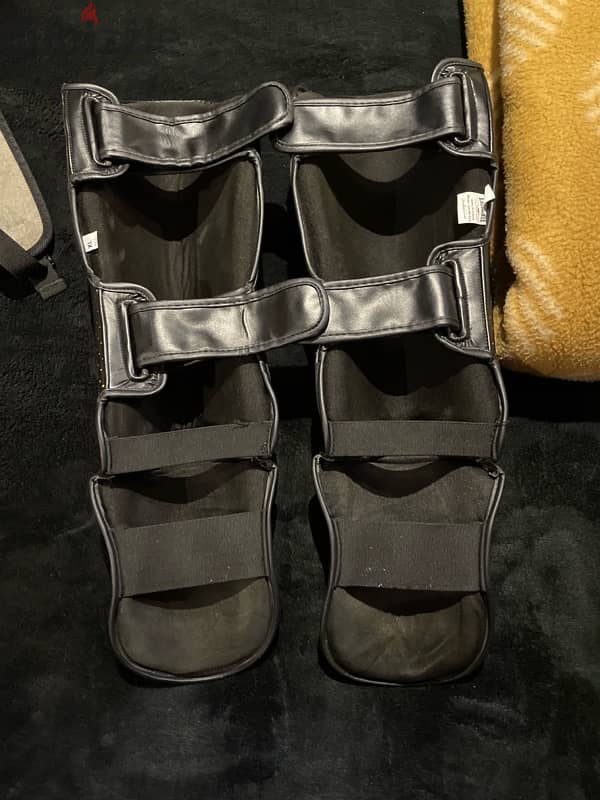 XL excalibour shinguards 1