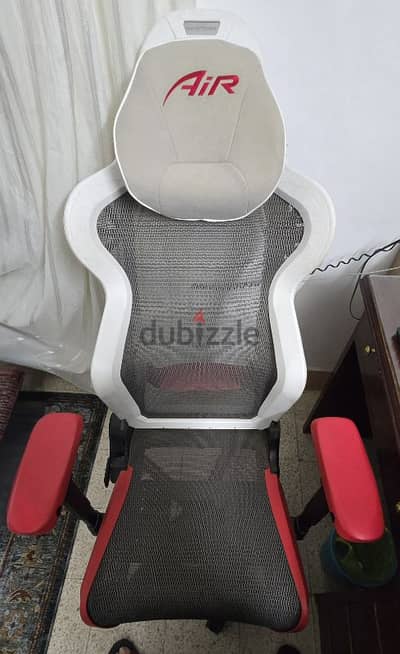 DX RACER AIR gaming chair