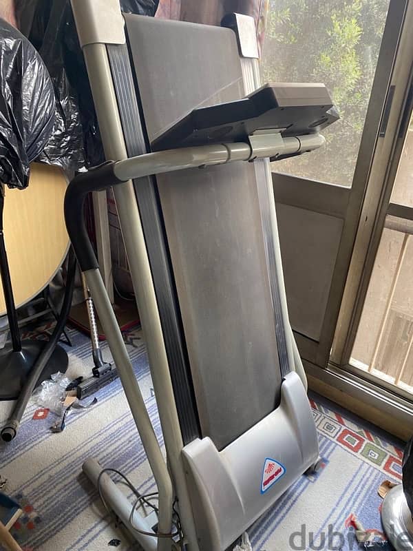 Treadmill In Excellent condition 1