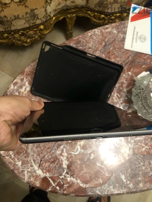 iPad 6th generation 32 GB - ايباد الجيل السادس 5