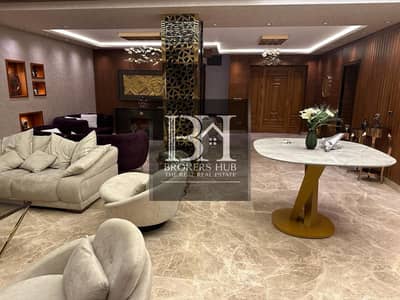 villa Fully furnished Ultra deluxe for sale in royal city  / Sheikh Zayed