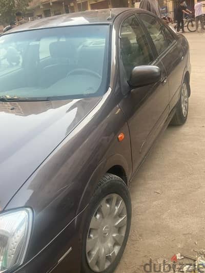 Nissan Sunny 2010