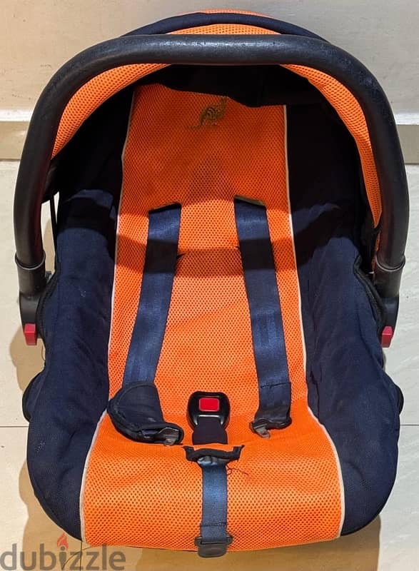 كارسيت جيراكو بحالة جيده جدا car seat for babies 3