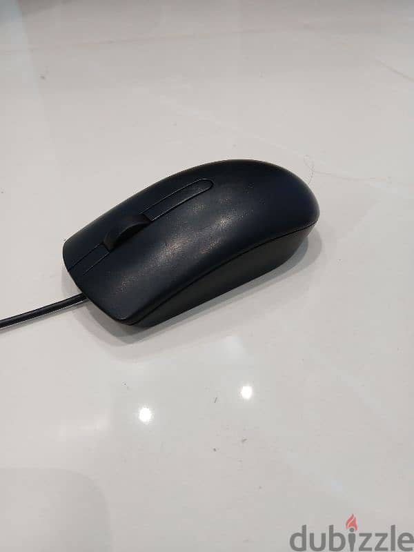 barely used dell Mouse, clean. 2