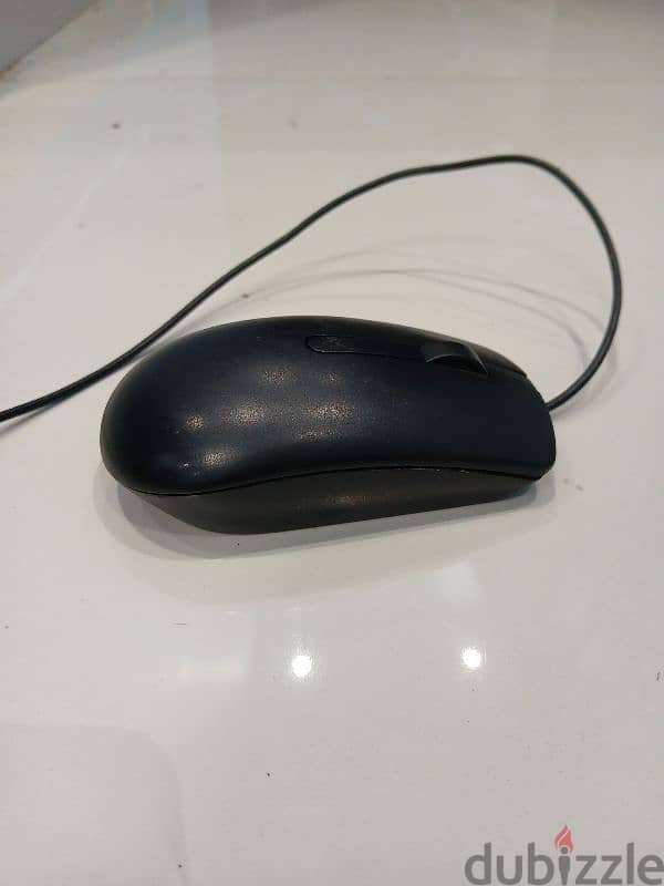 barely used dell Mouse, clean. 3