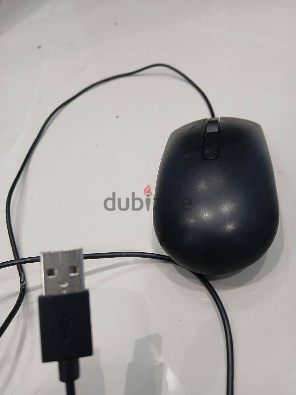 barely used dell Mouse, clean. 5