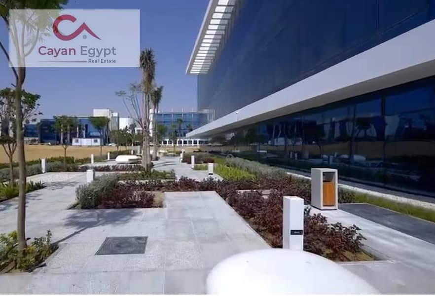 مكتب للايجار كامل التشطيب بالتكييفات مفروش كول سنتر يؤجر بالفرش بالقرية الذكية -Smart Village ,على دورين 2000 متر 0