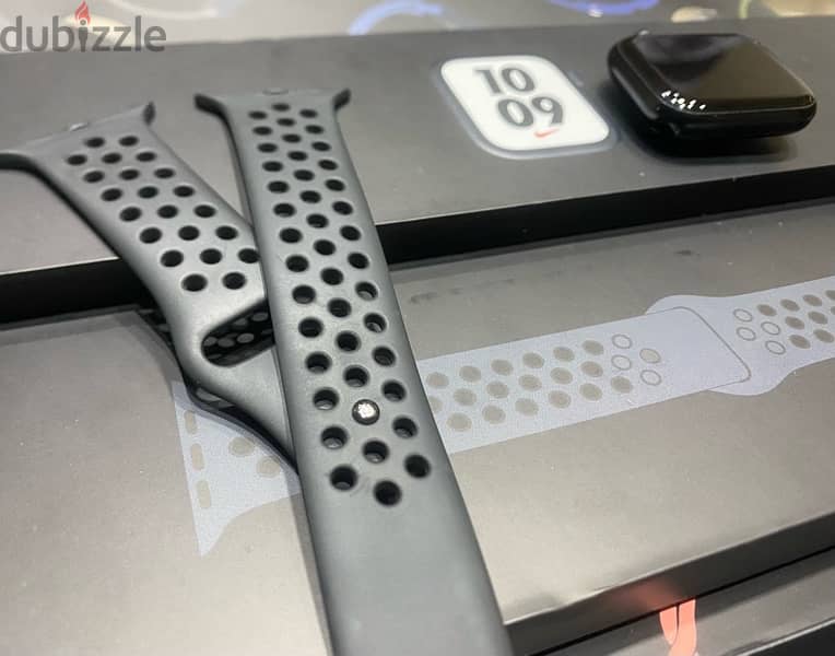 Apple Watch series 7 45mm nike edition 3