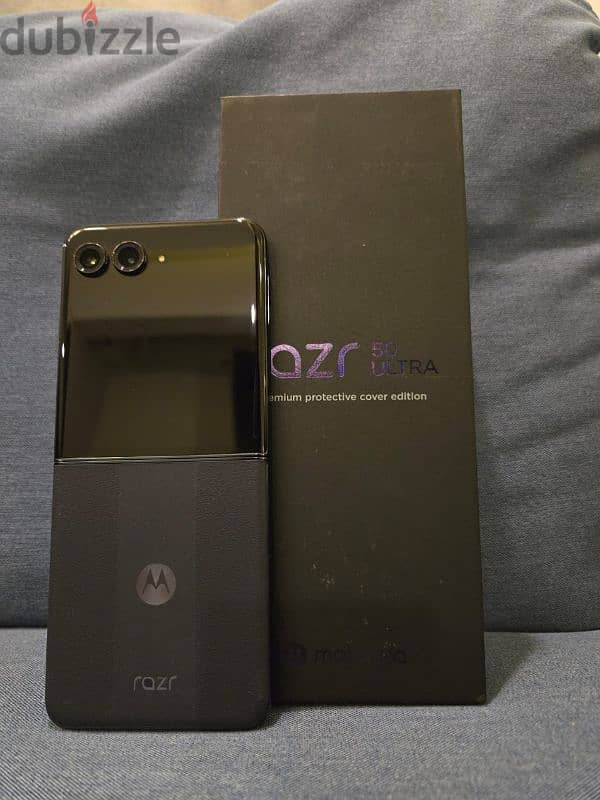 Razr 50 Ultra 0