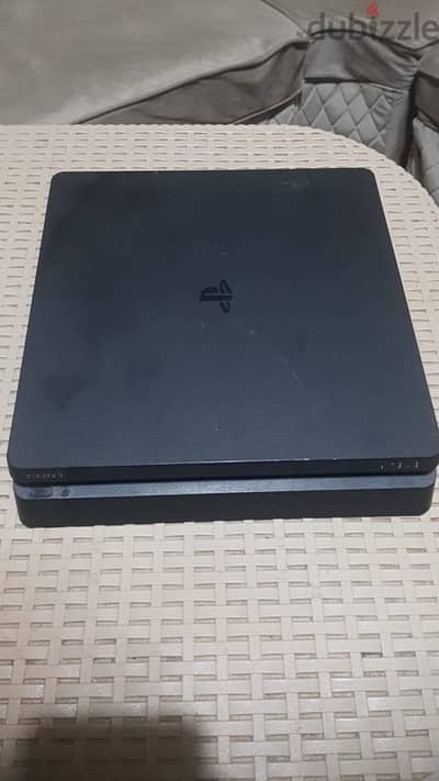 Playstation 4 slim