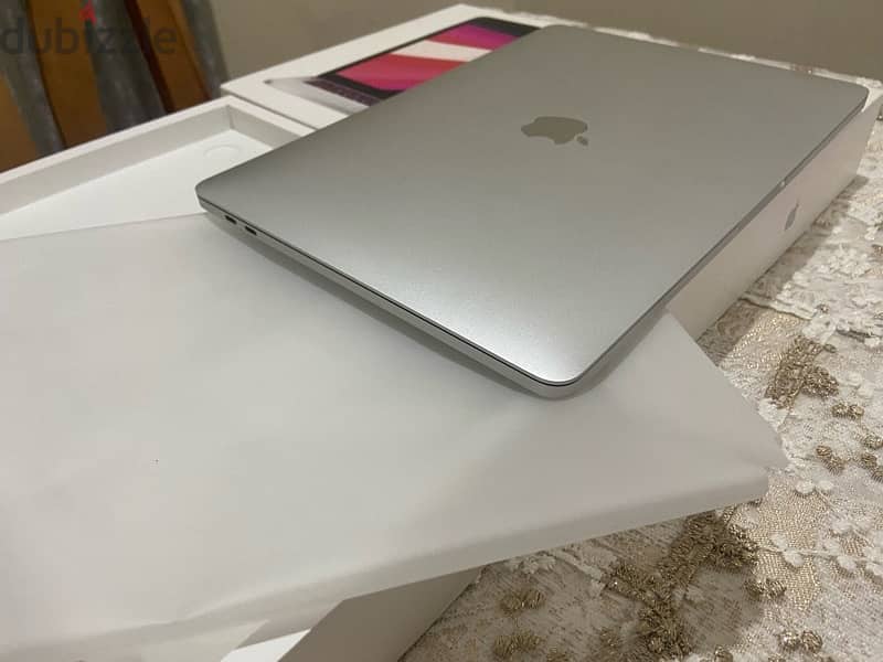 Macbook Pro M2 New جهاز جديد اتشحن مرة واحده فقط عربي انجليزي بالعلبه 3