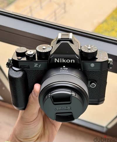 Nikon Zf + Nikkor Z 40mm f2 + Small Rig + Extra new original battery