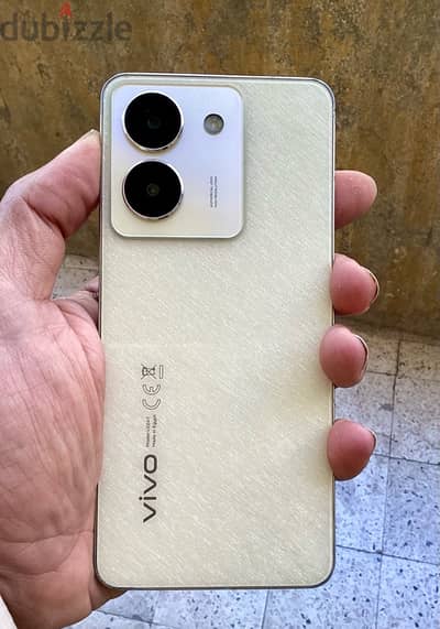 Vivo y36 ( 8+128) كسر زيرو بكل مشتملاته للبدل فقط