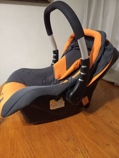 car seat كرسي سيارة للأطفال