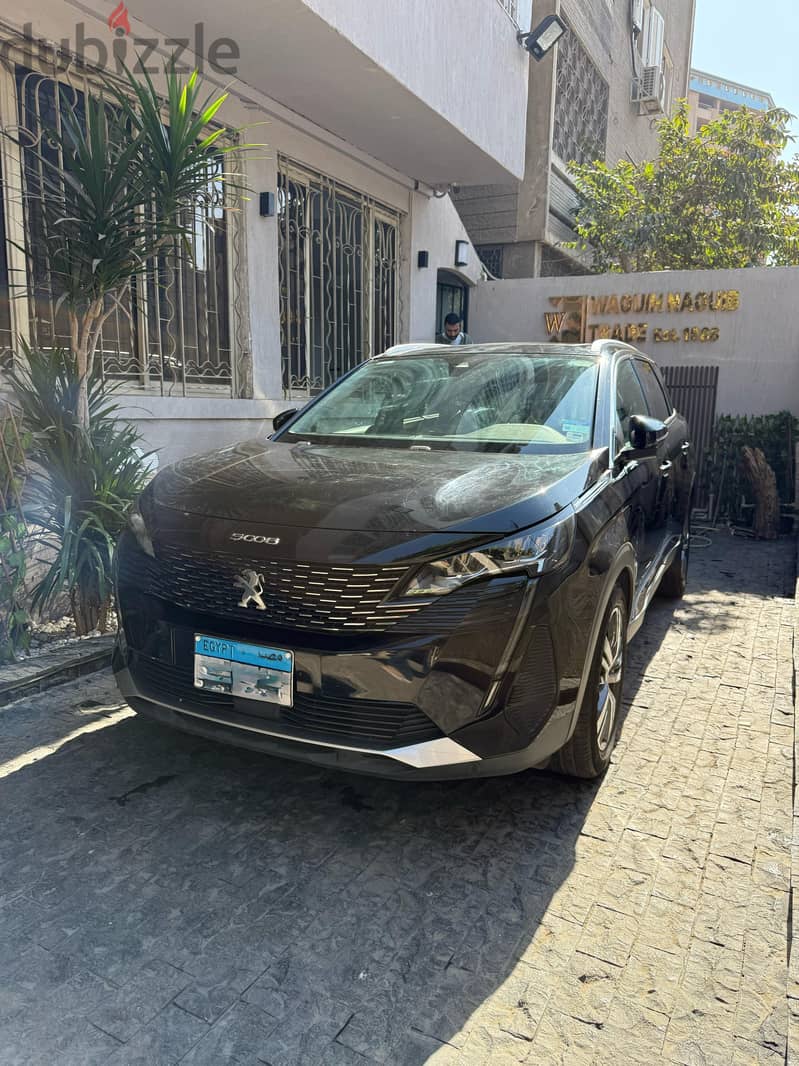 Peugeot 5008 2021 Allure بيجو الفئه الثانيه 0