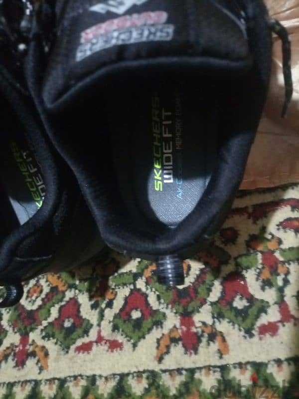 SKETCHERS. WOTER. BROOF. . Siz. . 42 5