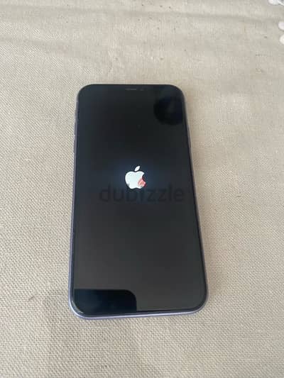 iPhone 11 بحالة ممتازة