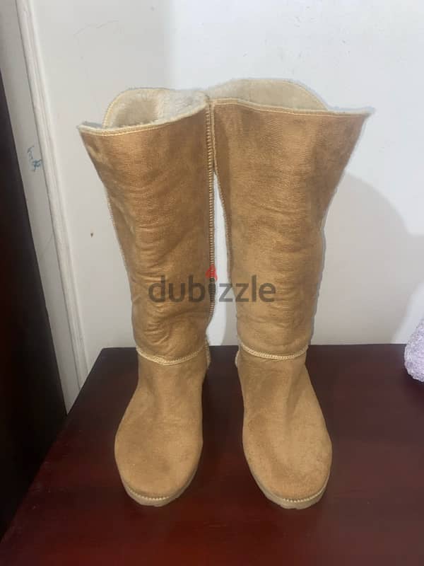 بوت جديد طويل ماركة Ugg مقاس 38 1