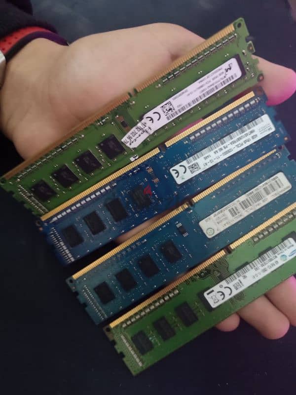 رمات 16GB DDR3 الواحده ب4GB استعمال نظيف 1