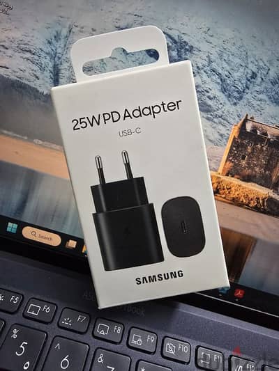 Original samsung 25 watt PD Adapter.