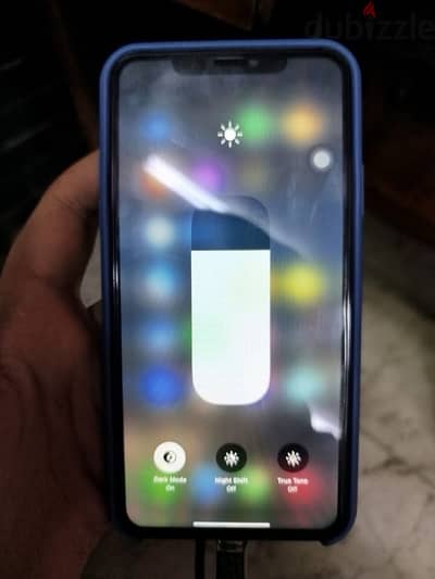 iPhone 11 Pro Max 256G 74% خطين كرتونه