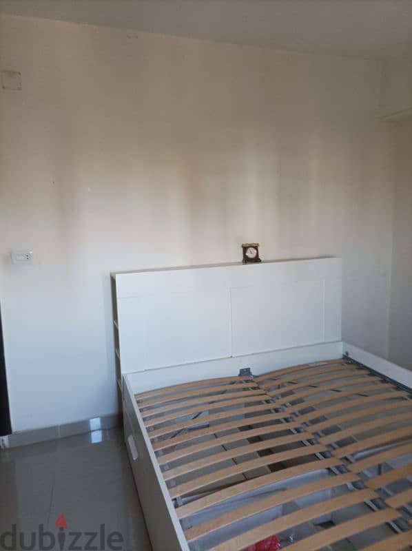 IKEA bed 160x200 cm  without mattress and head board 4