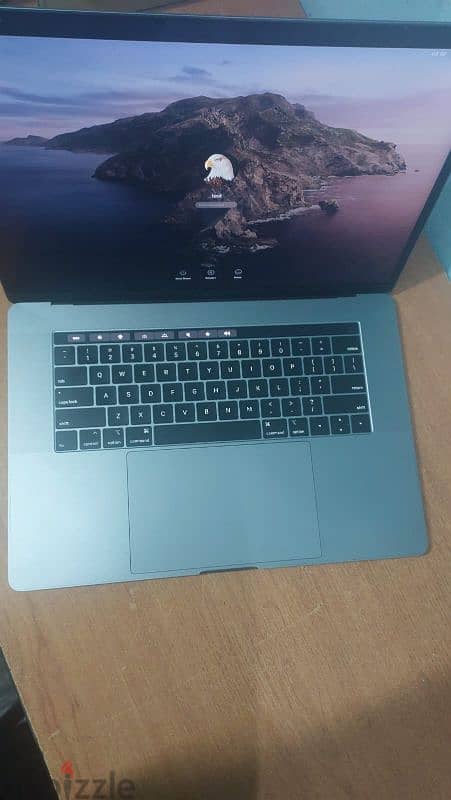 MacBook pro  2018 zero zero 5