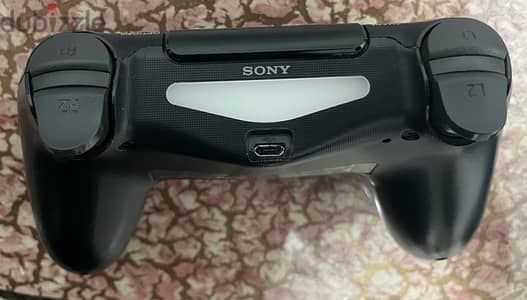 Playstation 4 slim 500G with 2 controllers Original And Stand