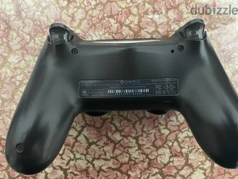 Playstation 4 slim 500G with 2 controllers Original And Stand 2