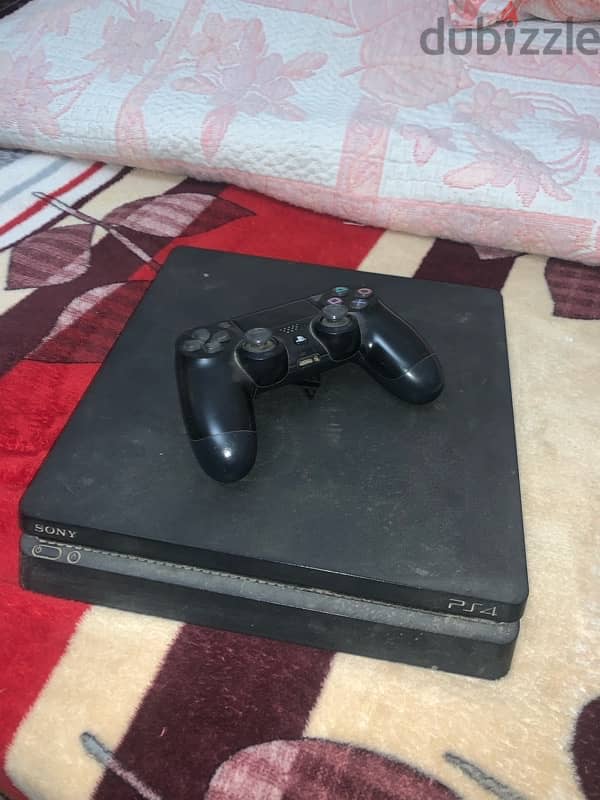 play station 4 slim / بلايستيشن ٤ 1