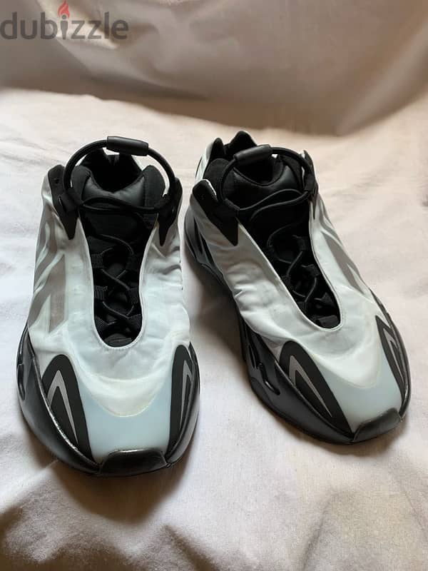 adidas Yeezy Boost 700 MNVN Blue Tint For Men Size 40.5 Used Like New 8