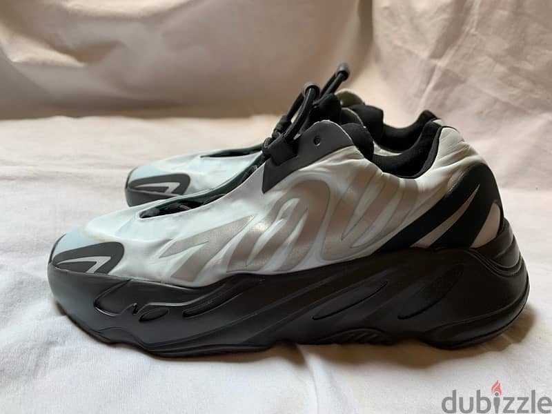 adidas Yeezy Boost 700 MNVN Blue Tint For Men Size 40.5 Used Like New 9