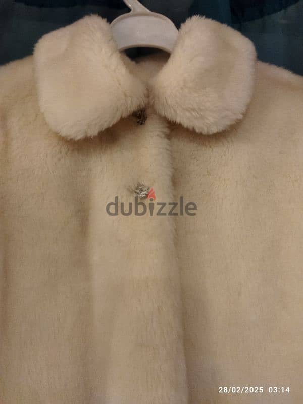 white faux fur jacket for kids , children  جاكت فرو للاطفال ، ابيض 3