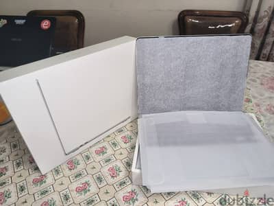 MacBook air M2 100% 16 512 8 C. C Arabic English A+++ with all contents