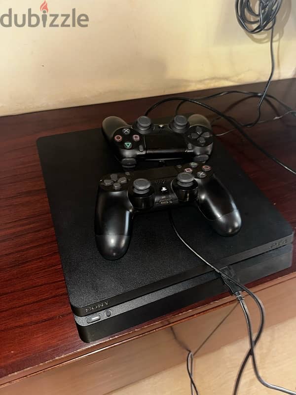 PS4 Slim 1