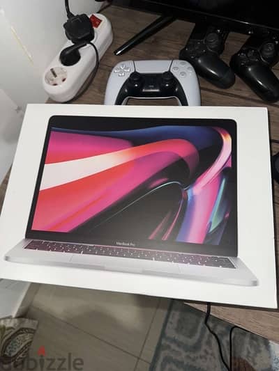 Macbook pro M1 13 inch like new