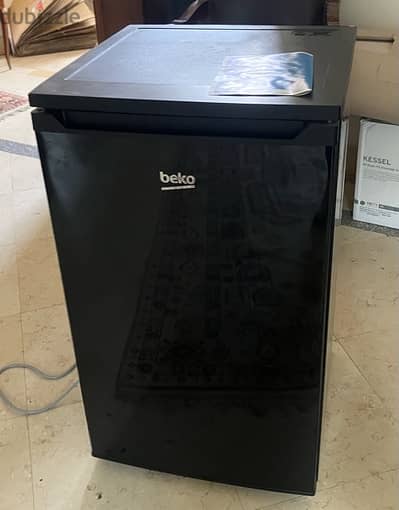 90 liter mini fridge