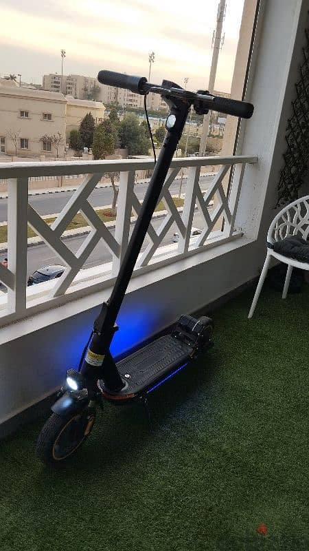 Electric foldable scooter سكوتر قابل للطي 1