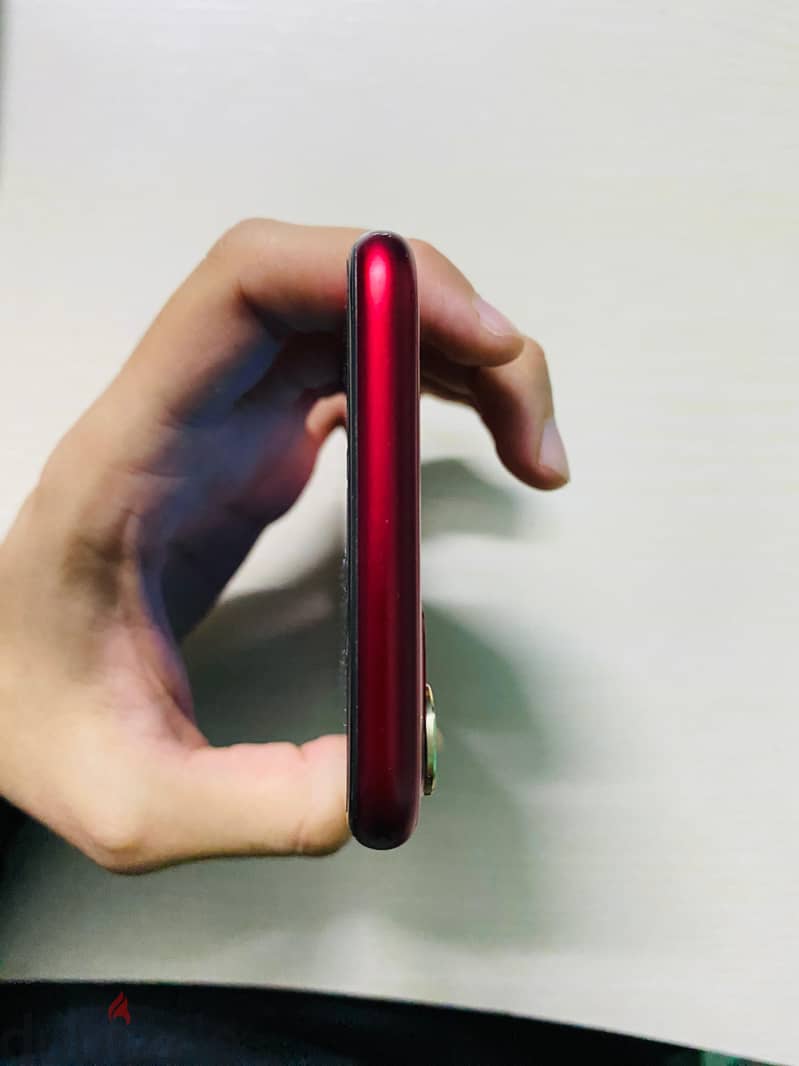 Iphone 11 128GB Red 7