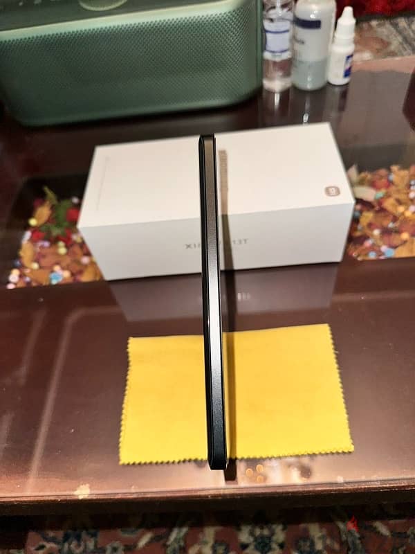 Xiaomi Mi 13T Black 256/12RAM Like New with box and all content 4