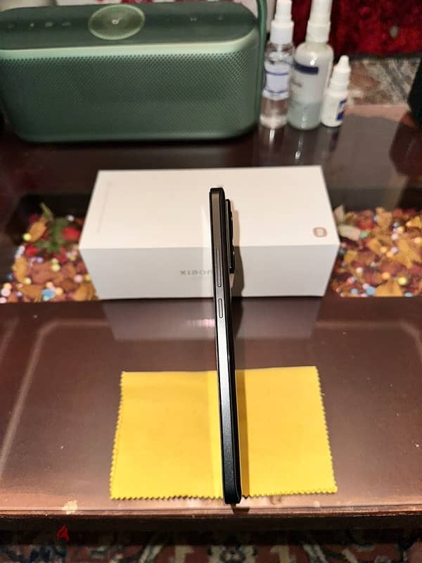 Xiaomi Mi 13T Black 256/12RAM Like New with box and all content 5