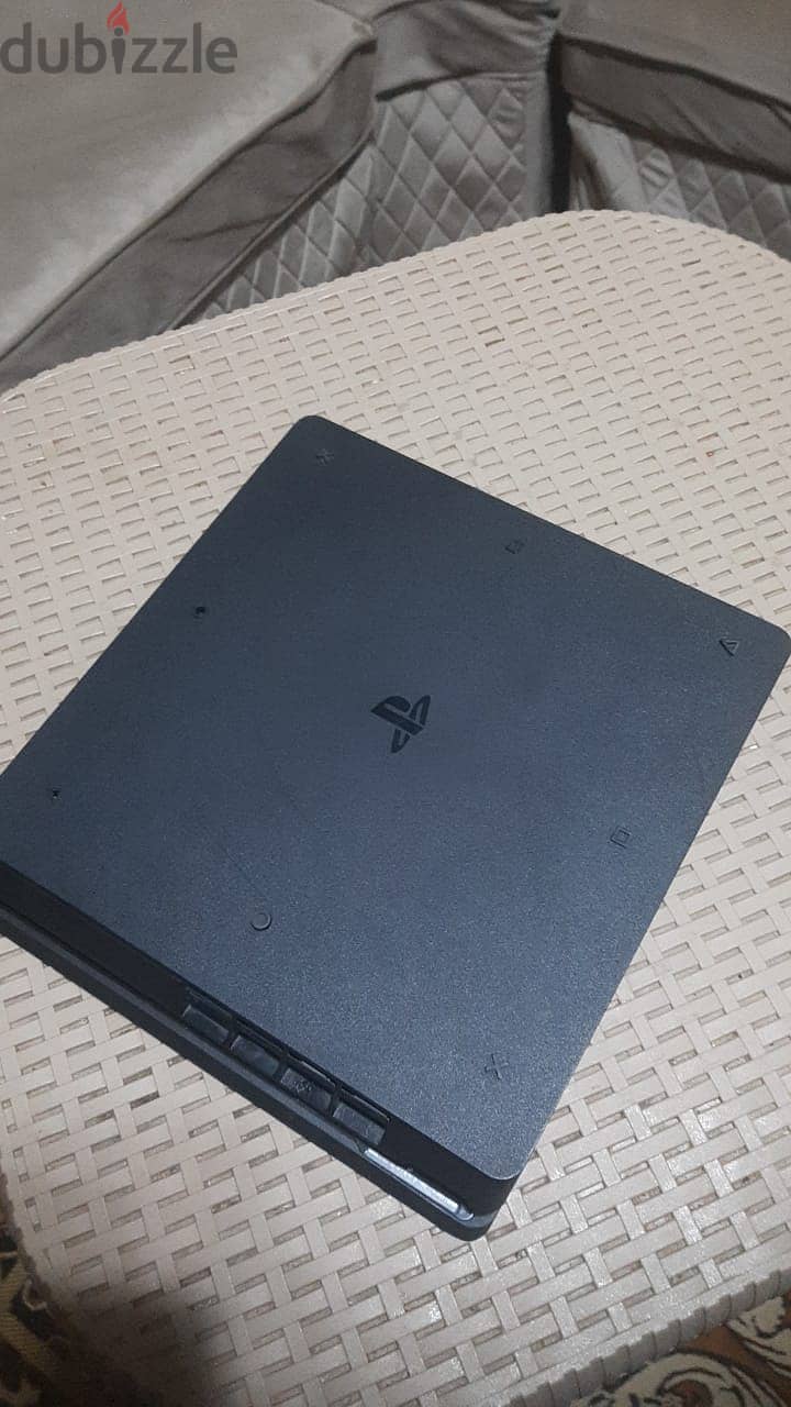 PS4 SLIM 1