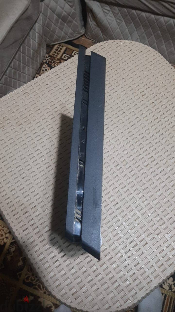 PS4 SLIM 3