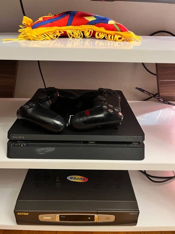 Used PlayStation 4 1