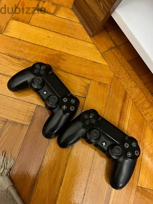 Used PlayStation 4 4