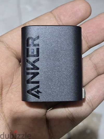 شاحن Anker series 3 جديد