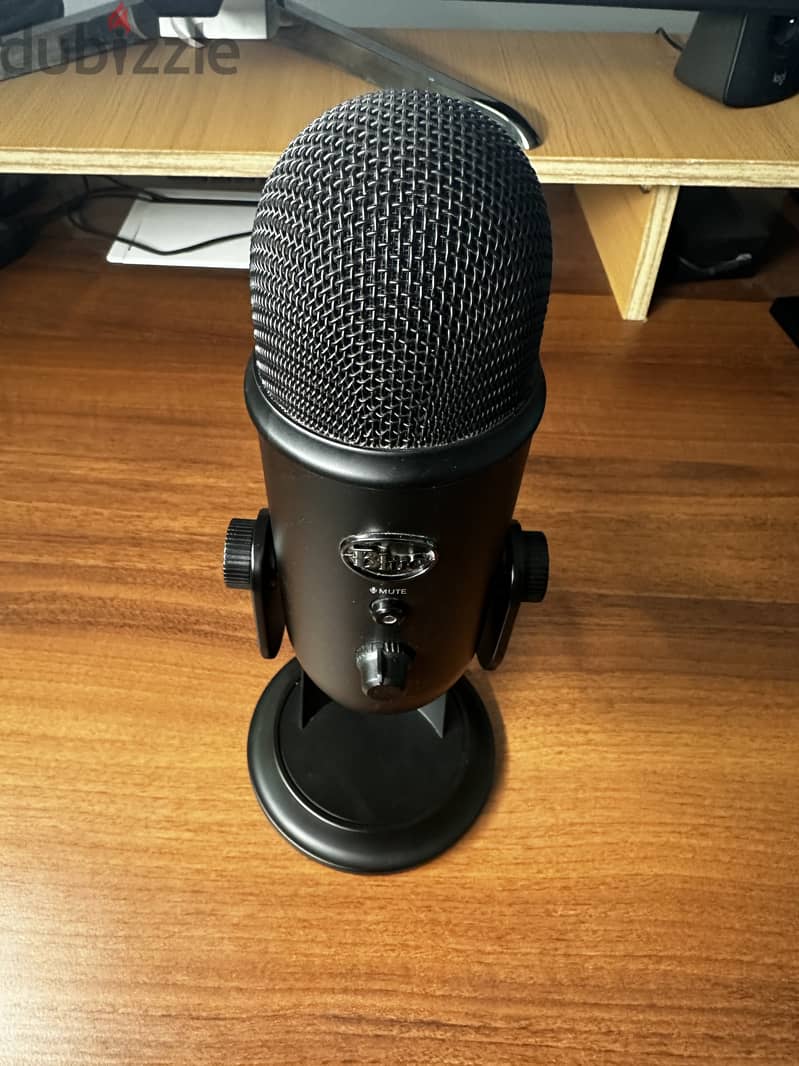 !Blue Yeti USB Microphone - Black, Great Condition 4