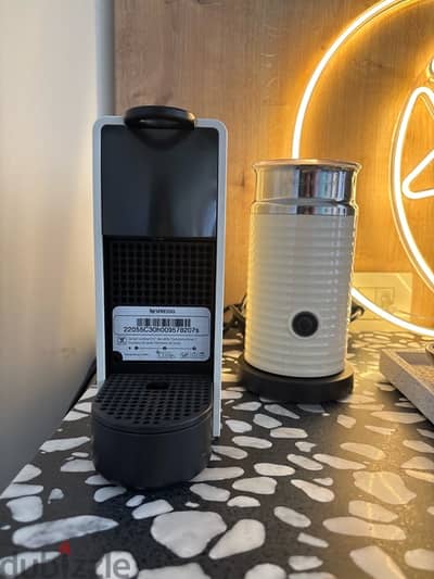 Nespresso machine - Essenza Mini+Milk Frother Aeroccino 3ماكينة نسبرسو