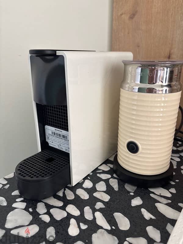 Nespresso machine - Essenza Mini+Milk Frother Aeroccino 3ماكينة نسبرسو 2