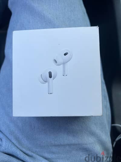 Apple airpods pro (2nd generation) with MagSafe Charging Case Type-c